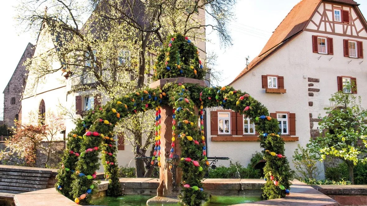 osterbrunnen-in-der-fraenkischen-schweiz