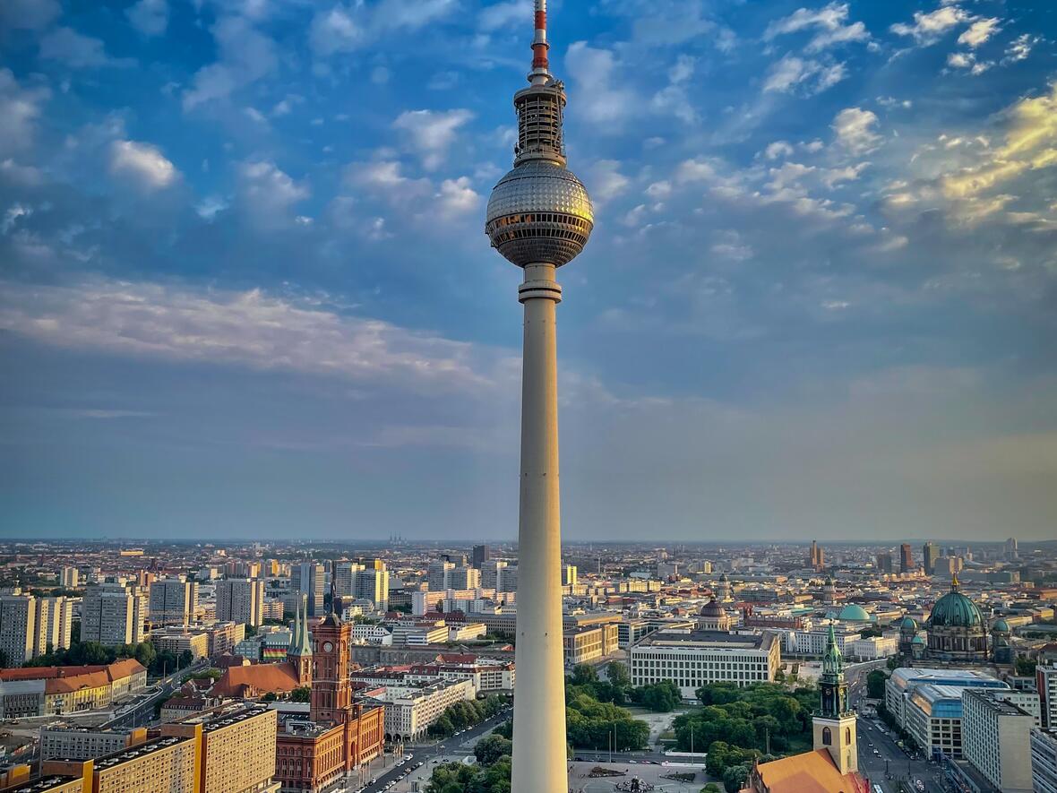 berlin_television-tower-7244801_bild-von-butti_s-auf-pixabay