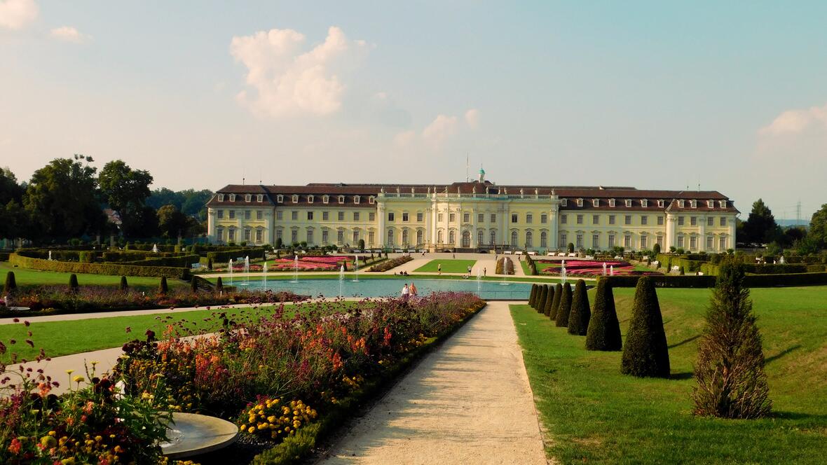 ludwigsburg-bluehendes-barock