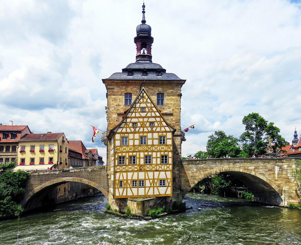 bamberg_town-hall-2509169_1920_pixabay